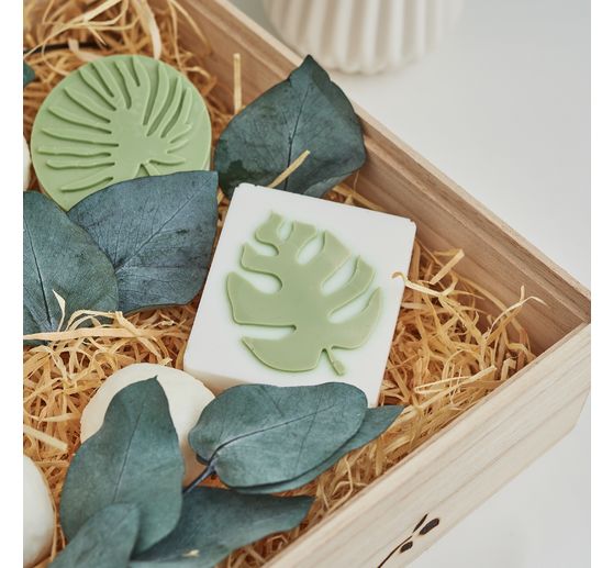 VBS Wooden box with loose lid