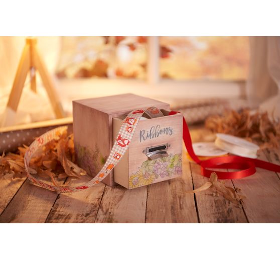 AKADEMIE watercolour box with 24 half cups