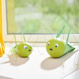 Grasshopper from polystyrene balls